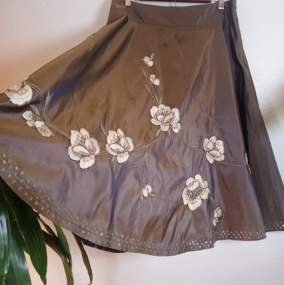 Boden Silk Olive Green Cream Floral Embroidered Sequined Bohemian Skirt 14 - Picture 3 of 10